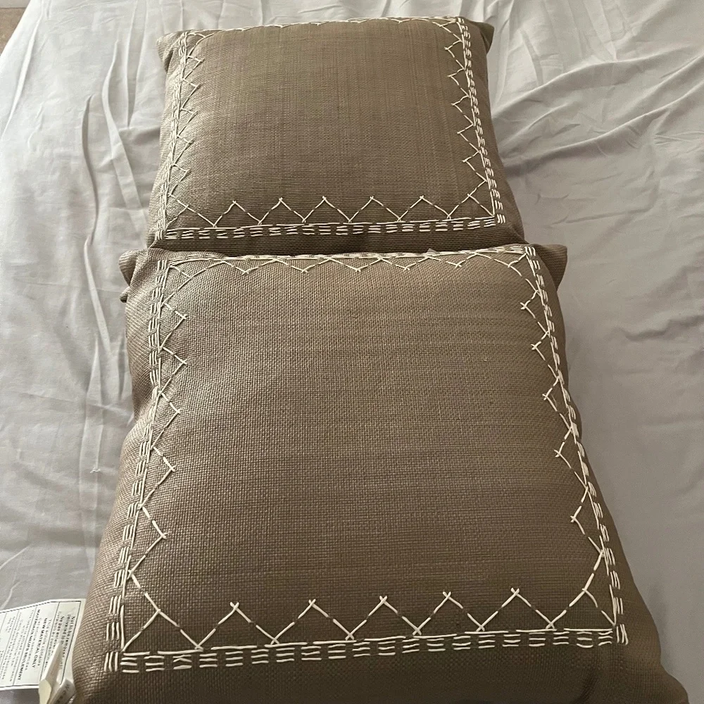 A Set of 2 New West Elm Pillows Tan Size 20 in x 20 in